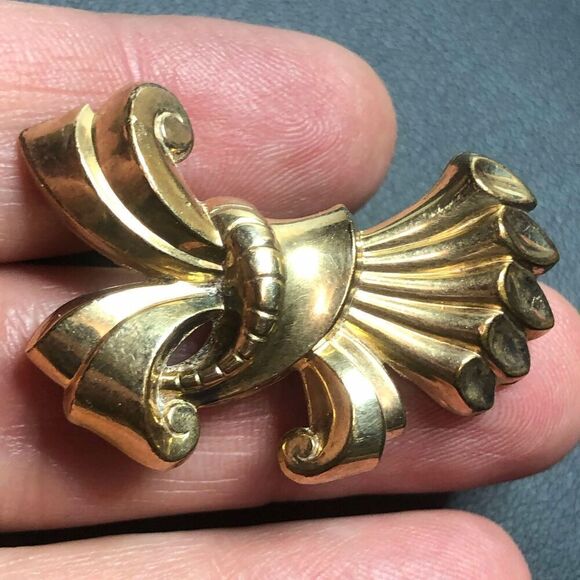 3541 Vintage 10K gold filled bow twist ribbon brooch pin - Picture 1 of 2